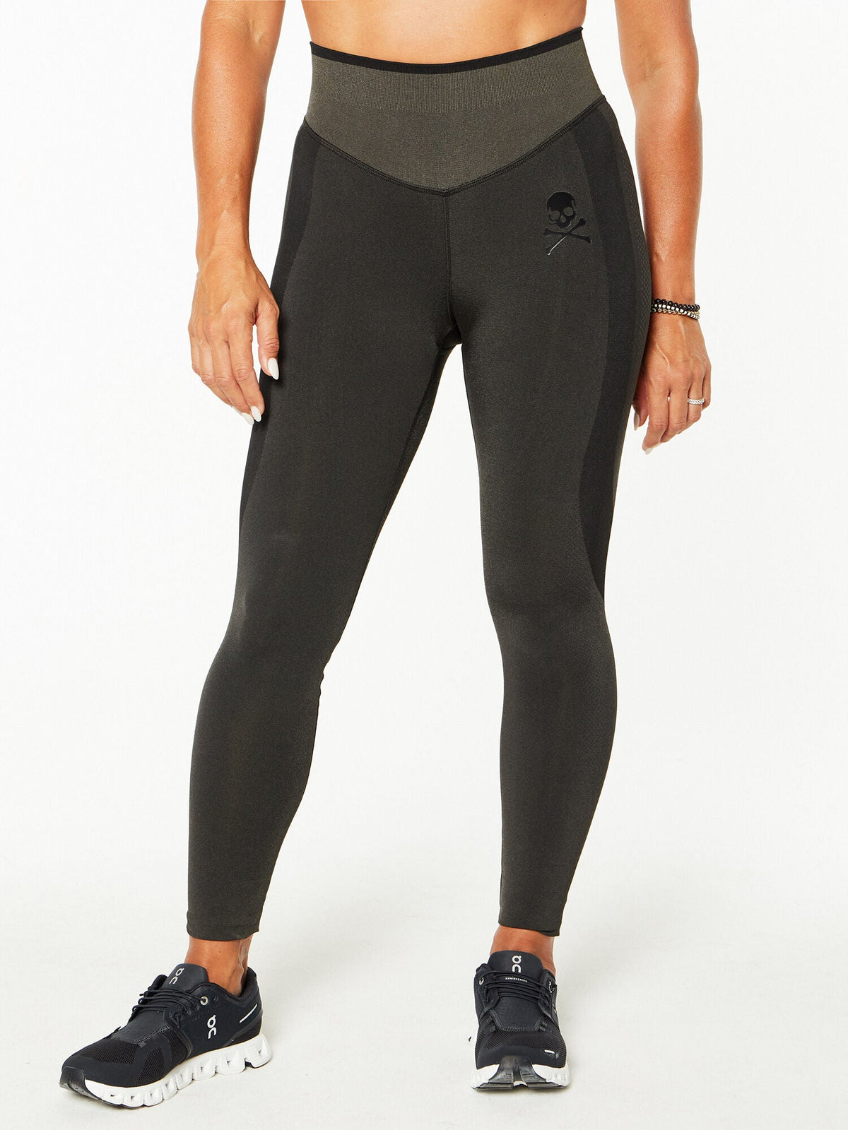 Seamless Mesh Train Tight 25in