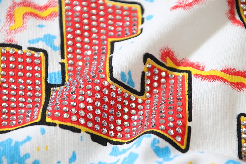 VALE USA Tiger Rhinestone Graphic T-Shirt