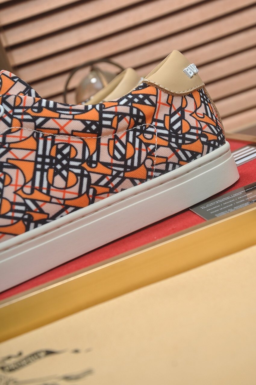 Burberry Orange Geometric Low-Top Sneakers
